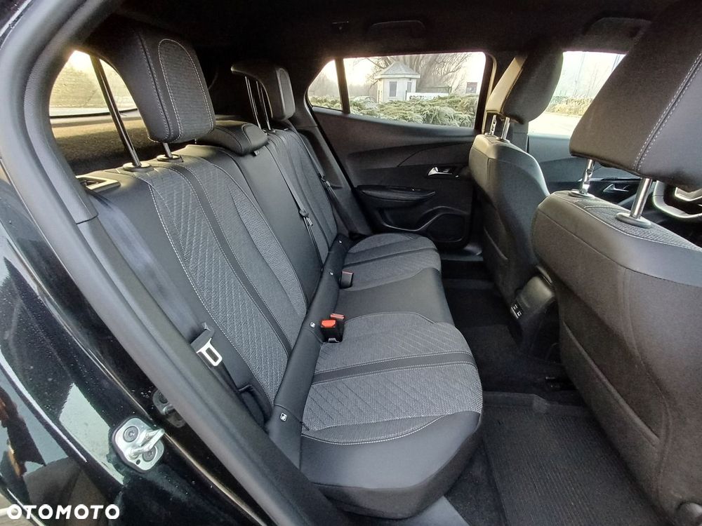 Peugeot 2008 PureTech 130 Allure S&S EAT8 - 33