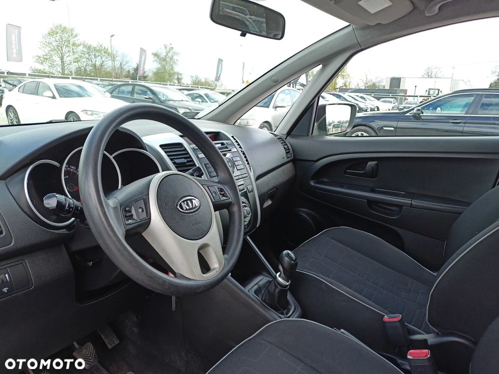 Kia Venga - 9