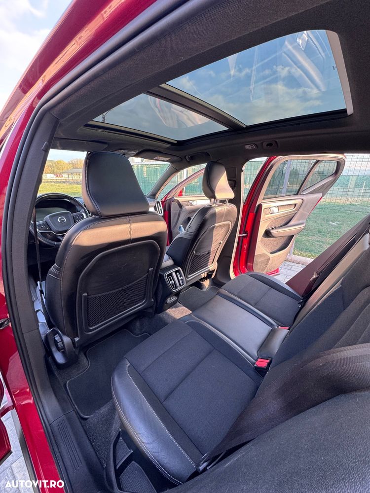 Volvo XC 40 D3 AWD Momentum Pro - 18