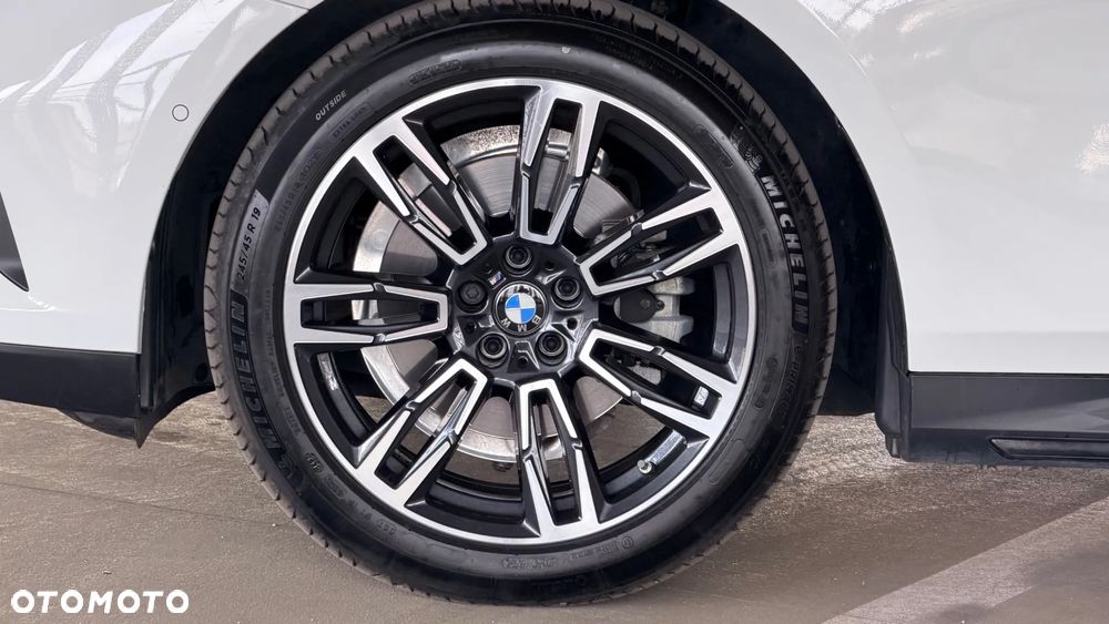 BMW Seria 5 520d xDrive - 12