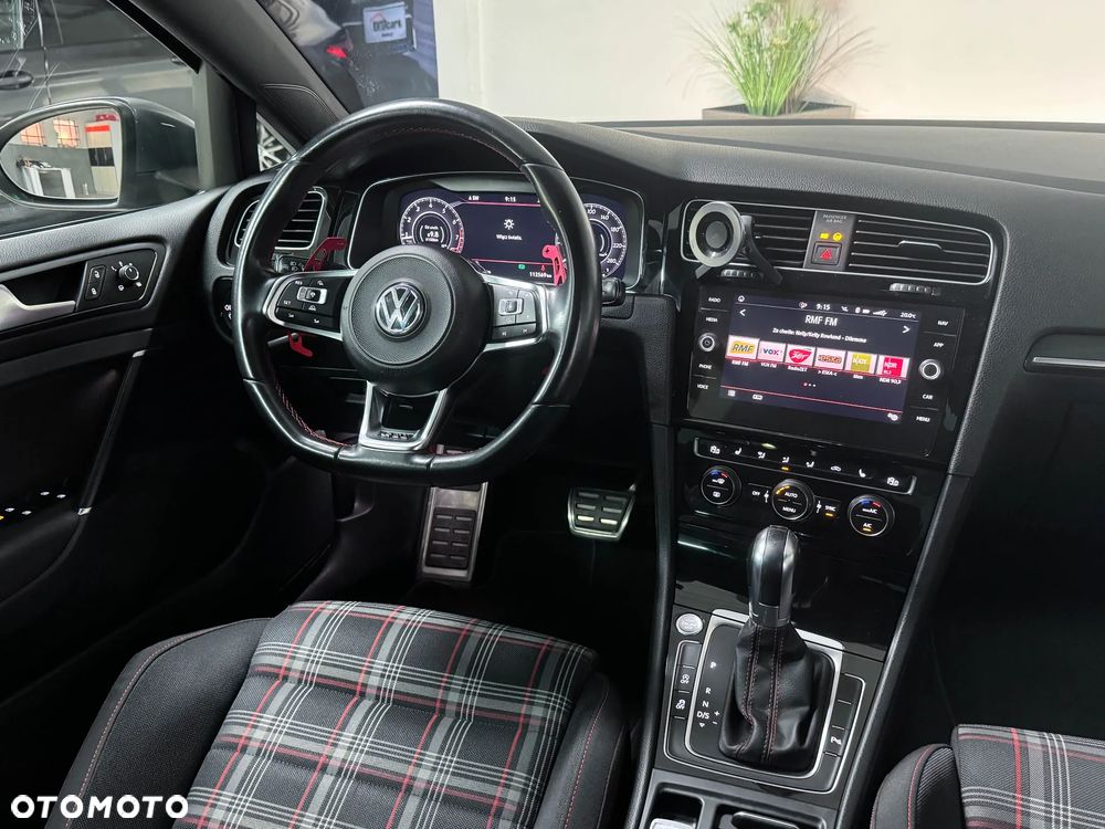 Volkswagen Golf GTI (BlueMotion Technology) DSG - 21