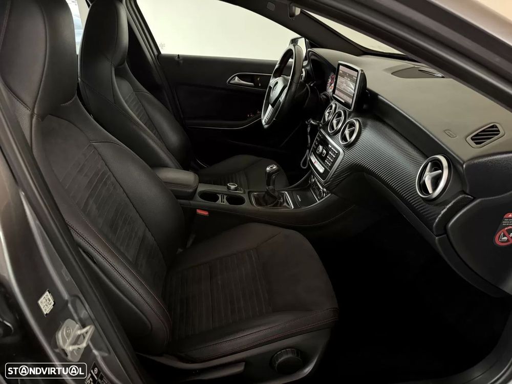 Mercedes-Benz A 180 d AMG Line - 31
