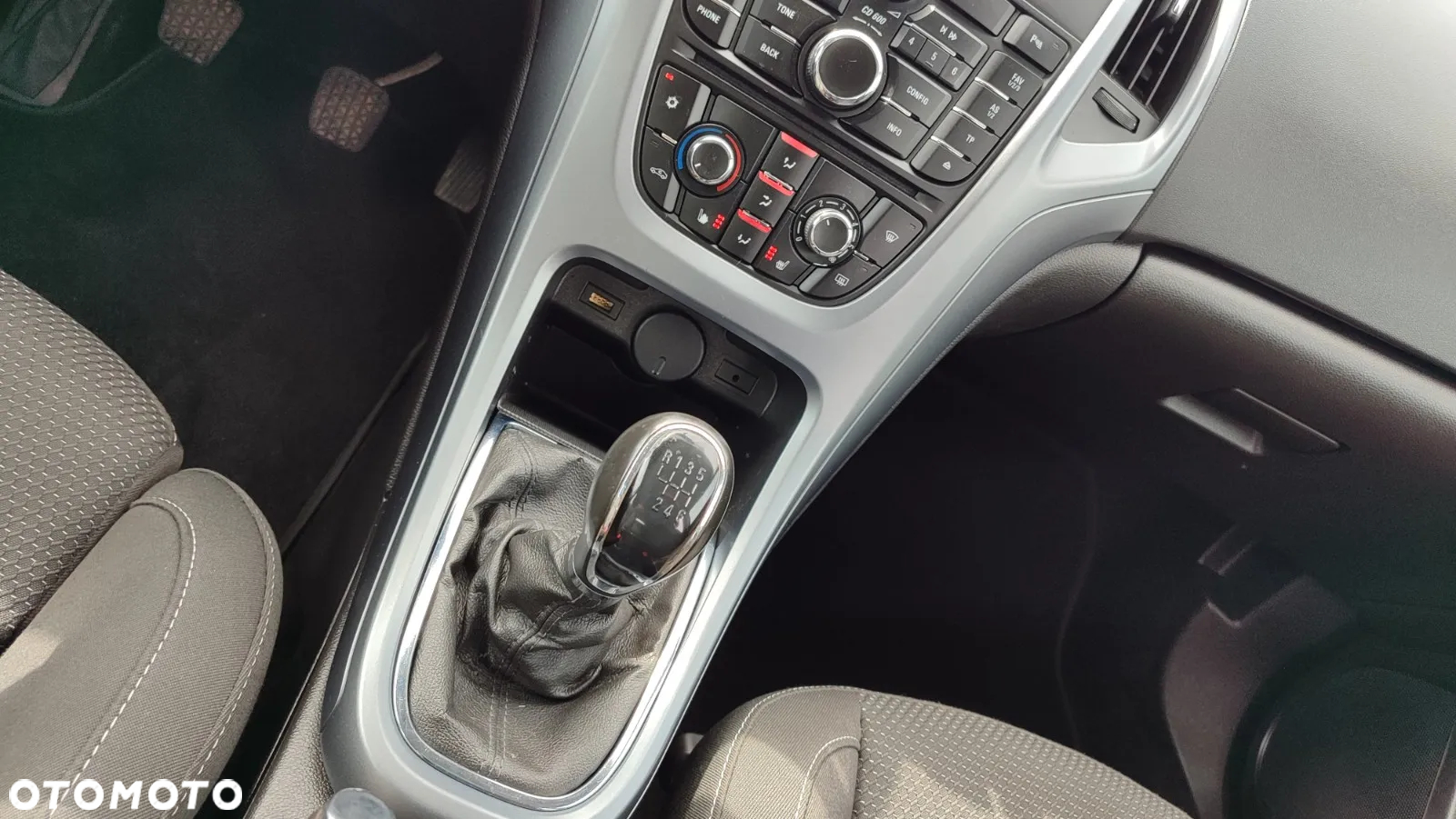 Opel Astra 1.4 Turbo Design Edition - 21