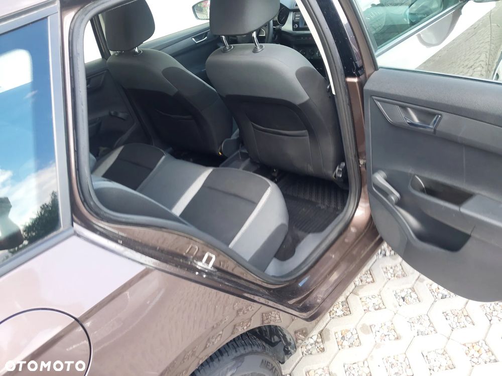Skoda Fabia 1.0 Ambition - 11