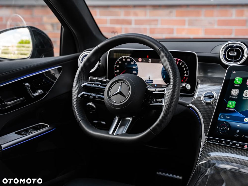 Mercedes-Benz GLC 300 e 4Matic 9G-TRONIC AMG Line - 30