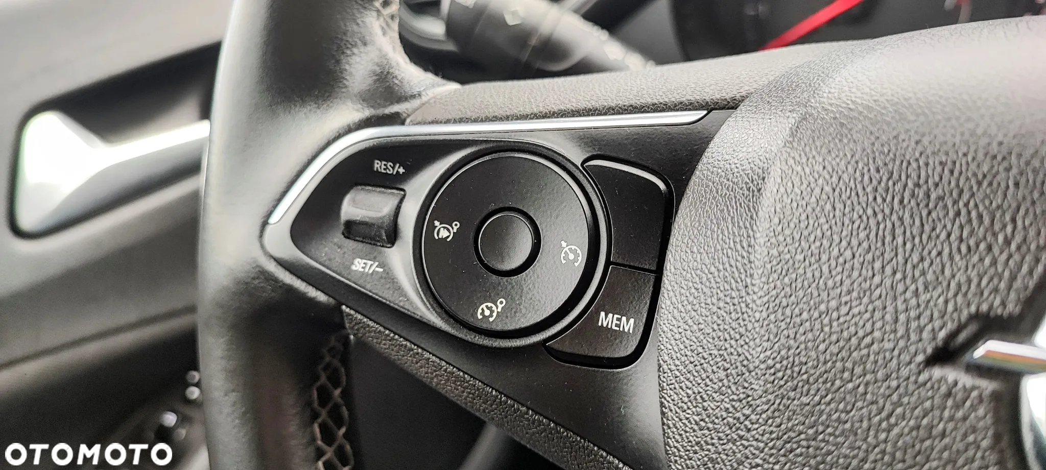 Opel Crossland X 1.2 T Enjoy S&S - 34