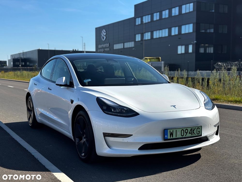 Tesla Model 3 - 4