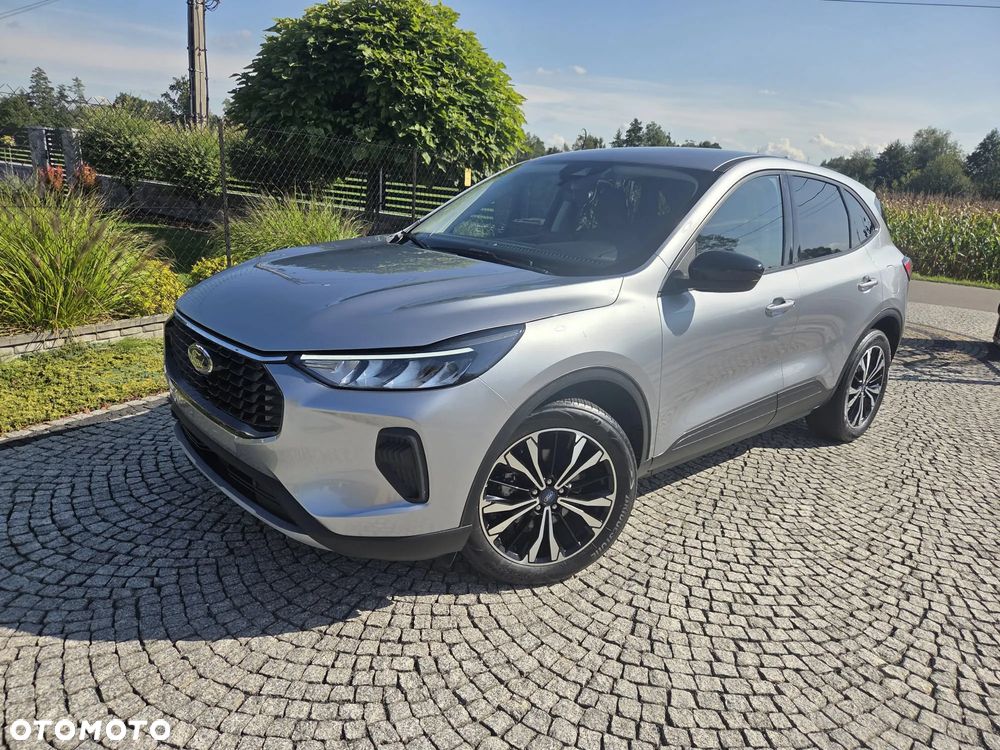 Ford Kuga 2022 photo 2
