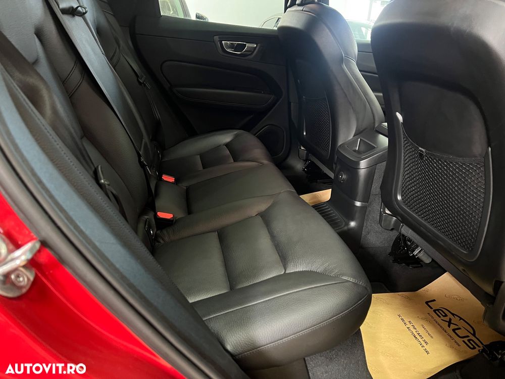 Volvo XC 60 T6 AWD Recharge Geartronic Inscription Expression - 16