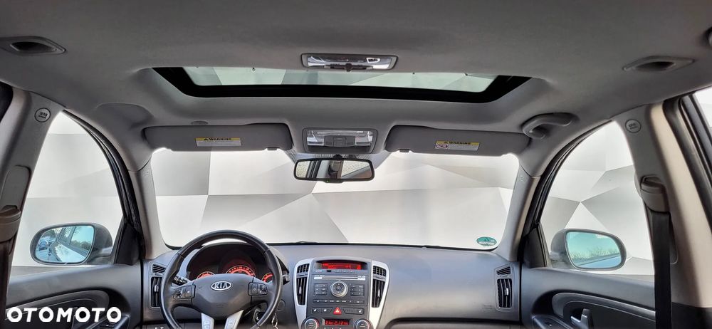 Kia Ceed 1.6 CVVT Dream-Team Edition - 15