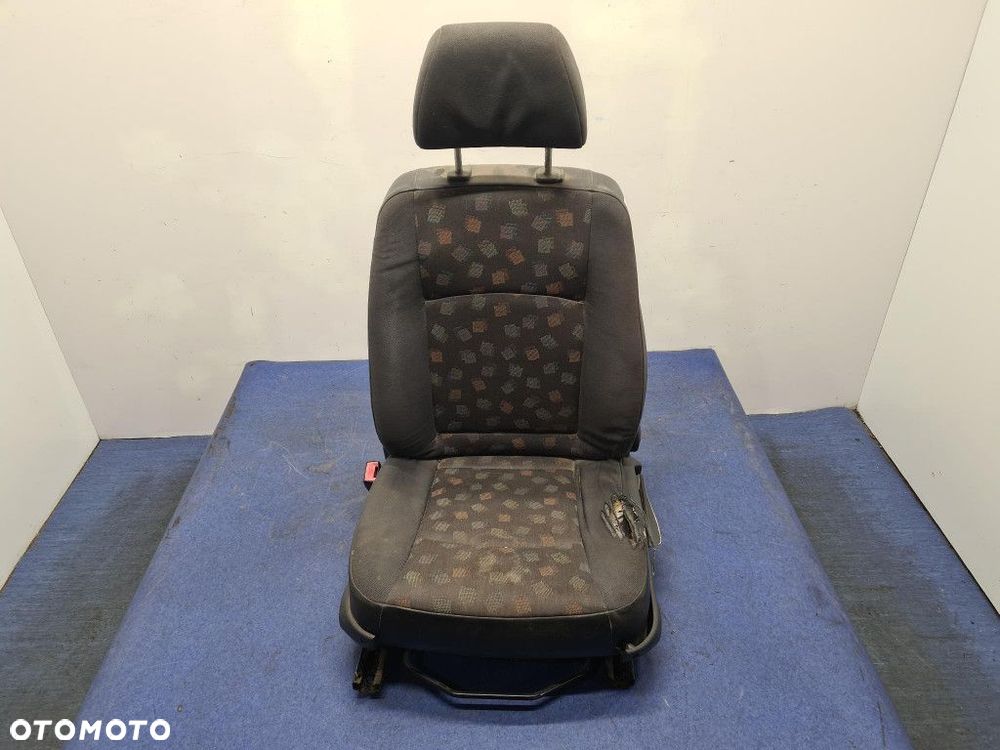 MERCEDES-BENZ VITO W639 FOTEL KIEROWCY. - 1