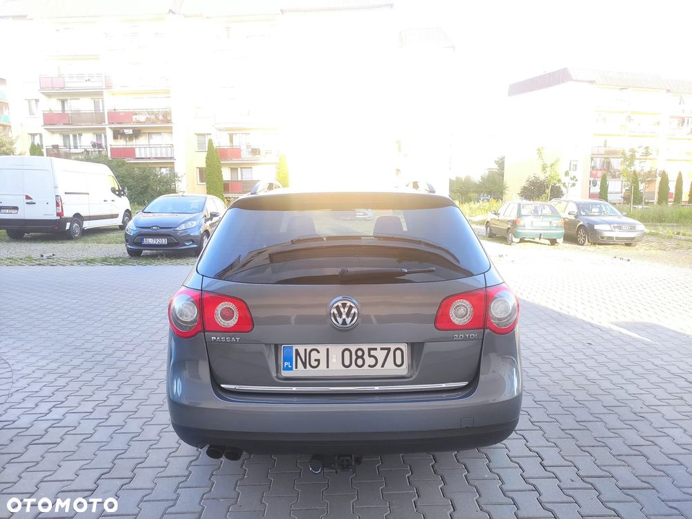 Volkswagen Passat 2.0 TDI Comfortline - 10