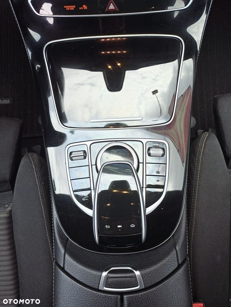 Mercedes-Benz Klasa E - 9