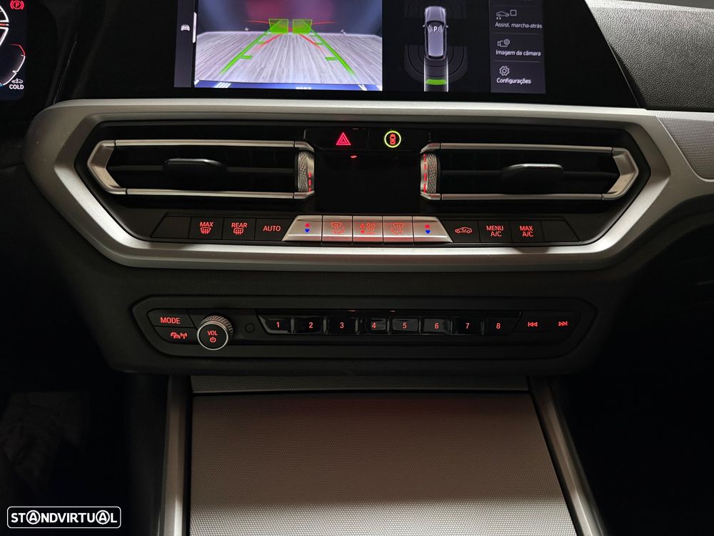 BMW 318 d Line Sport Auto - 28