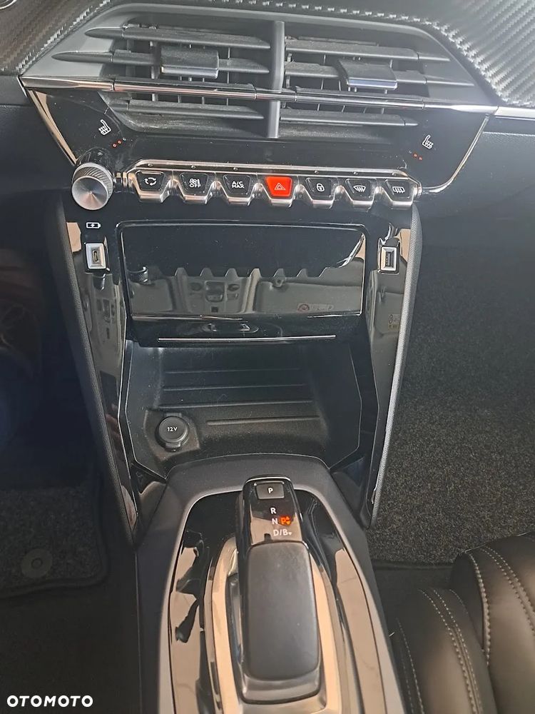 Peugeot 2008 e-2008 50kWh Allure - 15