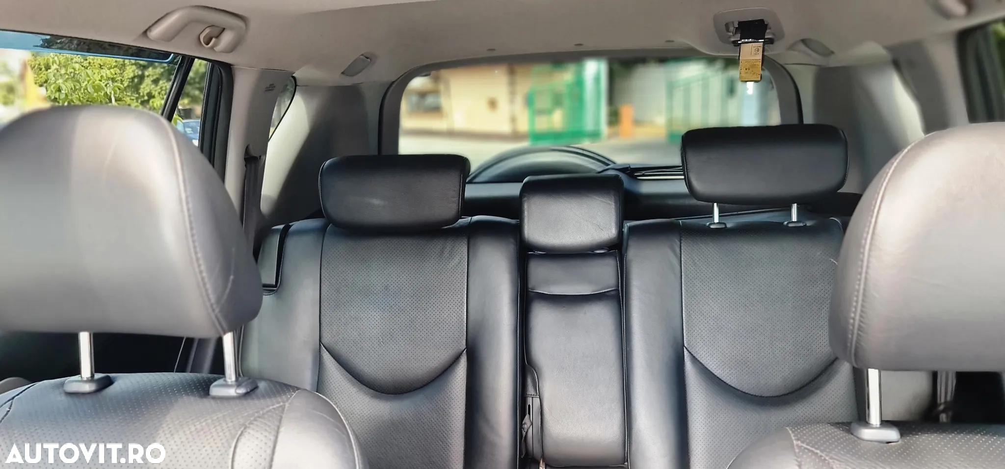 Toyota RAV4 2.0 Aut Luxury - 11