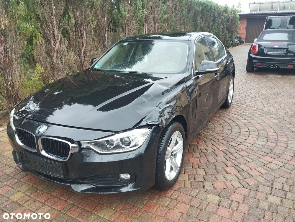 BMW Seria 3 318d Sport Line - 3