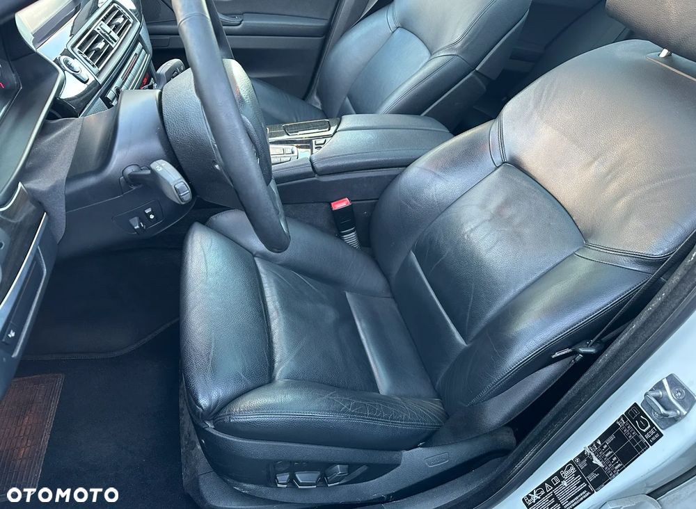 BMW Seria 5 525d xDrive - 8