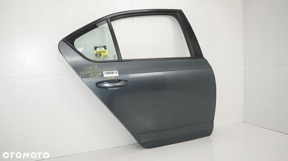 DRZWI PRAWY TYŁ SKODA OCTAVIA III LIFT 16-20R LF7Y - 2
