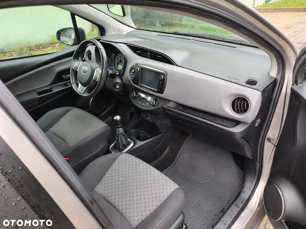Toyota Yaris 1.33 Premium - 9