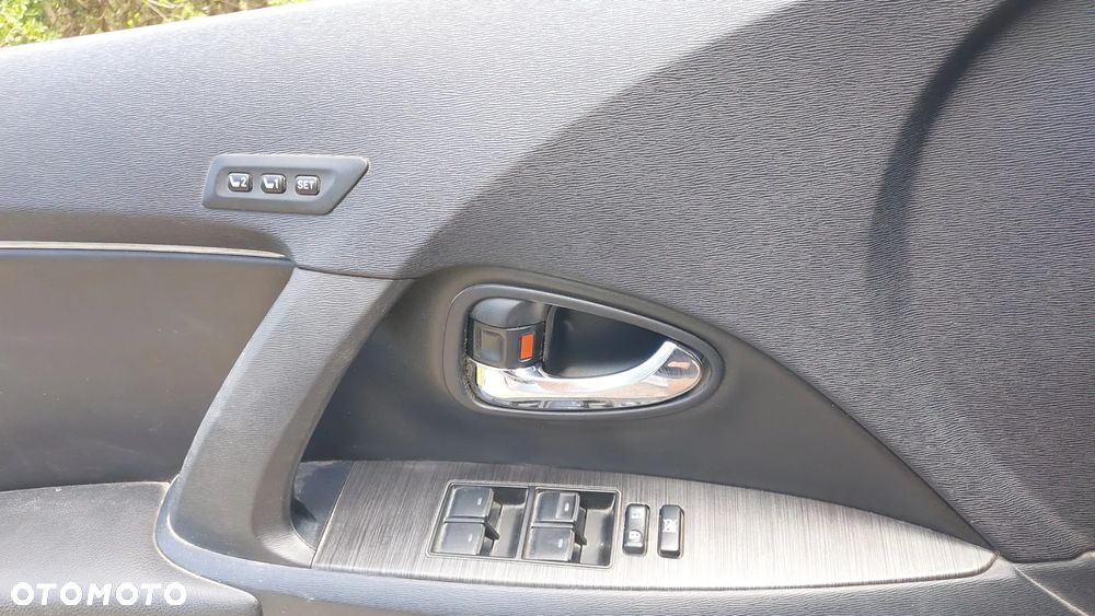 Toyota Avensis 2.0 Prestige - 9