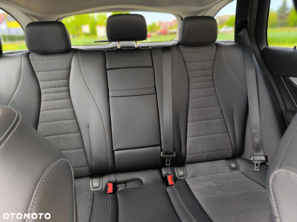 Mercedes-Benz Klasa E ver-300-de-4matic-t-9g--tronic-avantgarde - 27