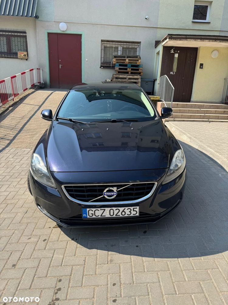 Volvo V40 D2 Drive-E Momentum - 1