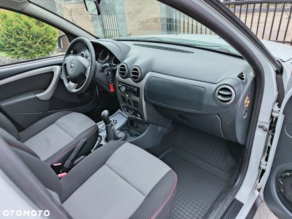 Dacia Duster 1.6 16V 105 4x2 Essentiel - 8