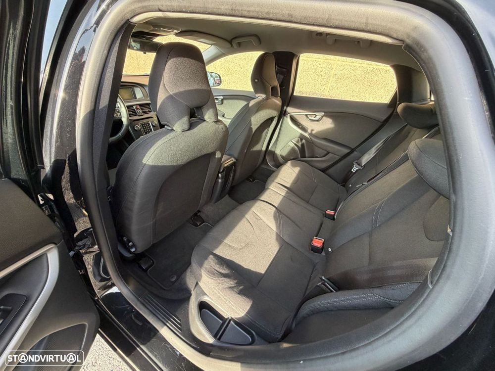 Volvo V40 1.6 D2 Momentum - 3