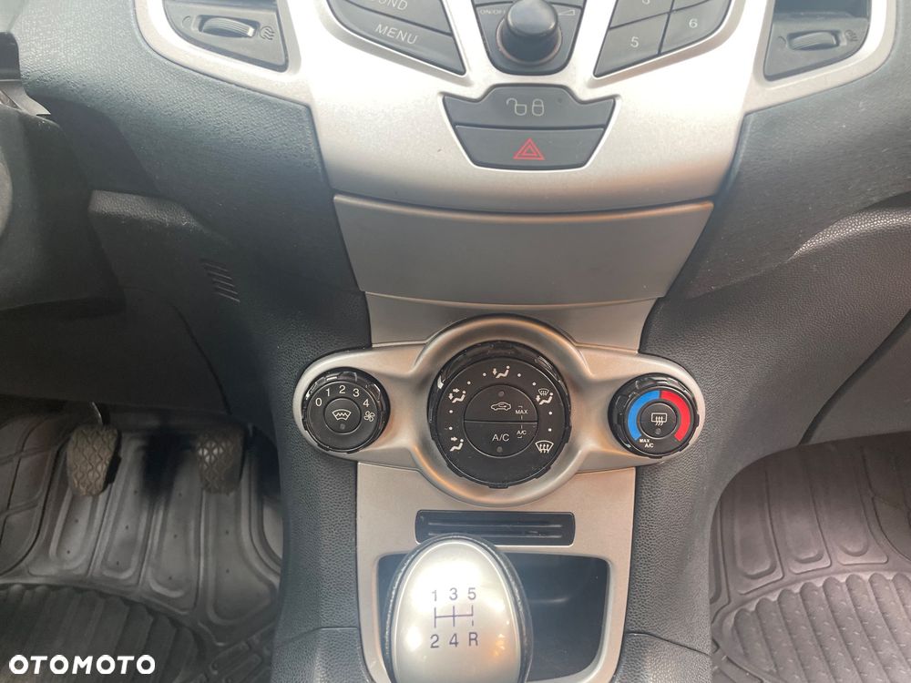 Ford Fiesta - 6