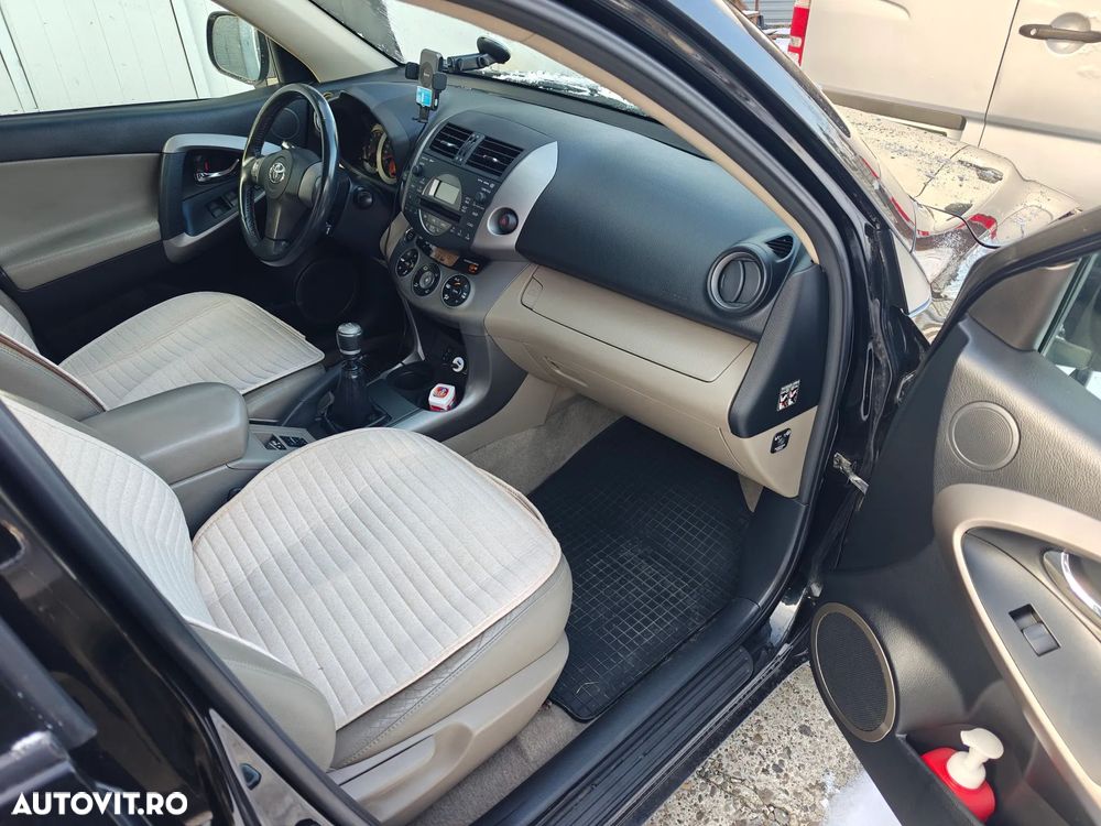 Toyota RAV4 2.2 D-CAT AWD Luxury - 7