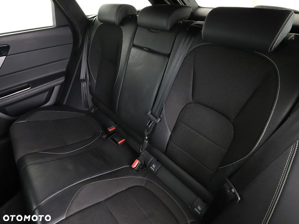 Jaguar XF 20d AWD R-Sport - 18