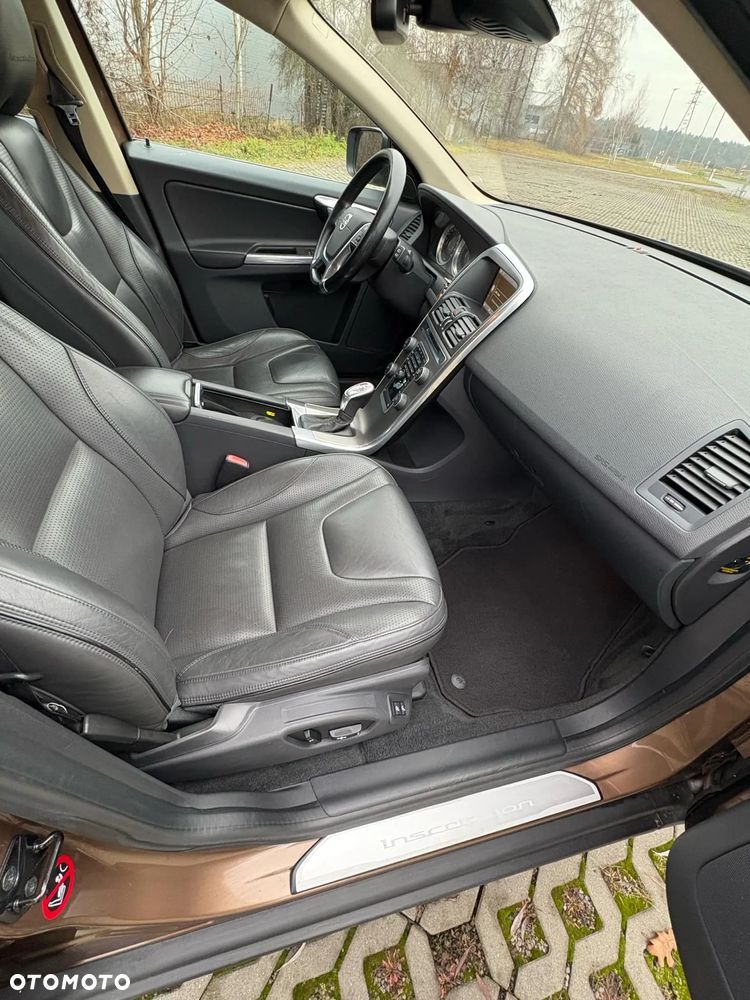 Volvo XC 60 D5 AWD Summum - 11