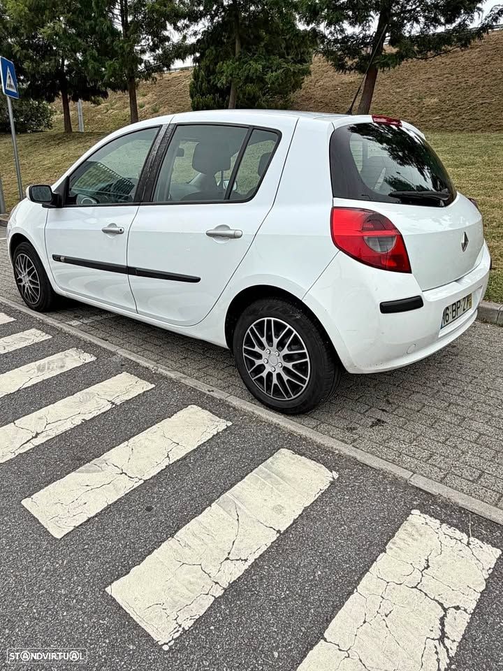Renault Clio 1.2 Pack - 1
