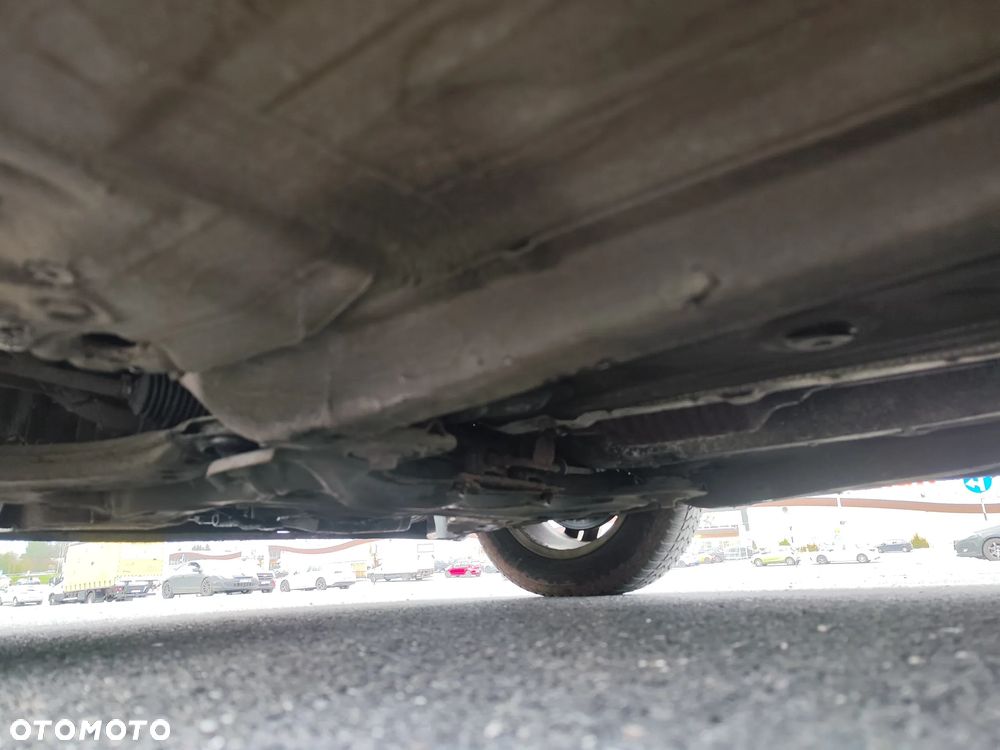 Volkswagen Golf 1.9 TDI Highline - 13