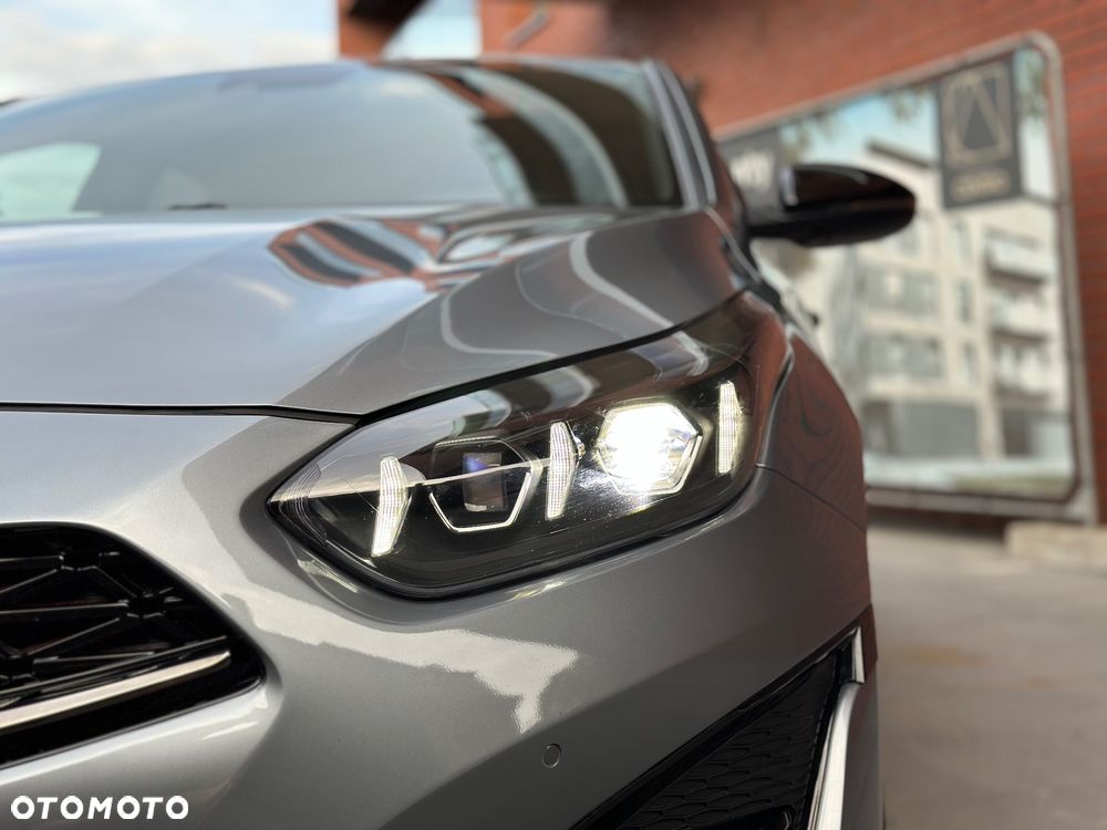 Kia ProCeed 1.6 T-GDI GT DCT - 11