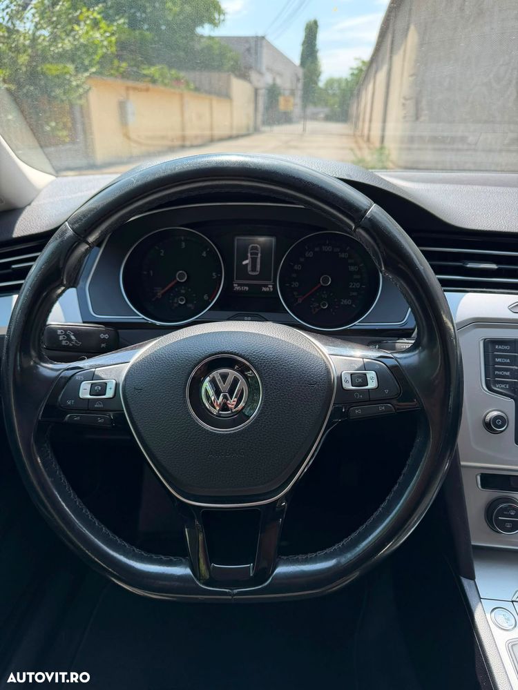 Volkswagen Passat 2.0 TDI DSG (BlueMotion Technology) Comfortline - 10