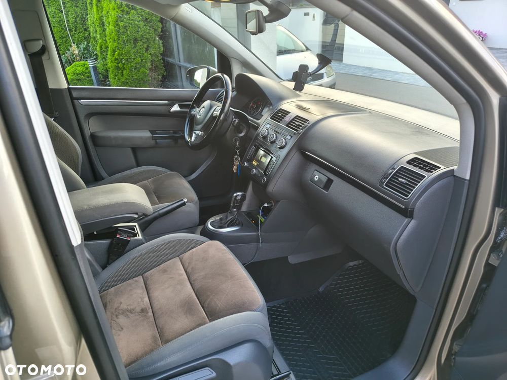 Volkswagen Touran 2.0 TDI DPF Cross DSG - 9