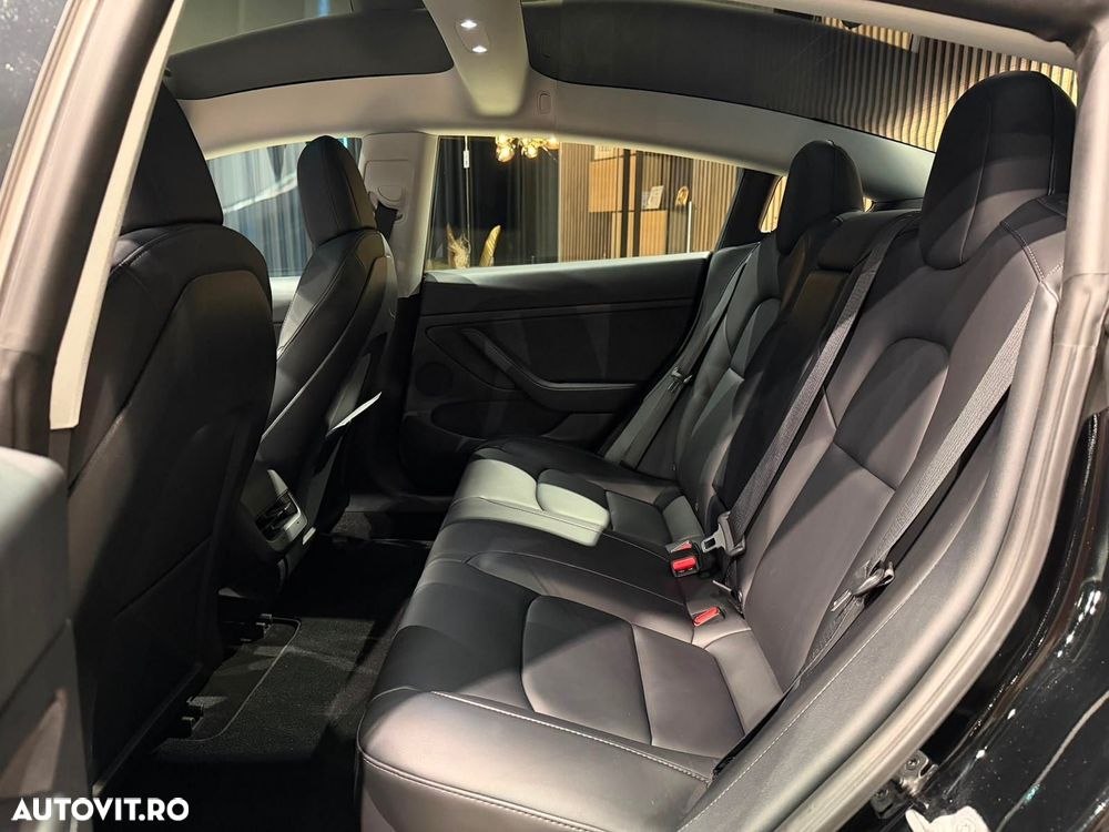 Tesla Model 3 - 31