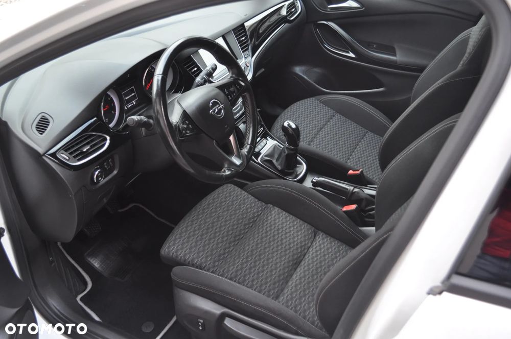 Opel Astra 1.4 Turbo Start/Stop ON - 17