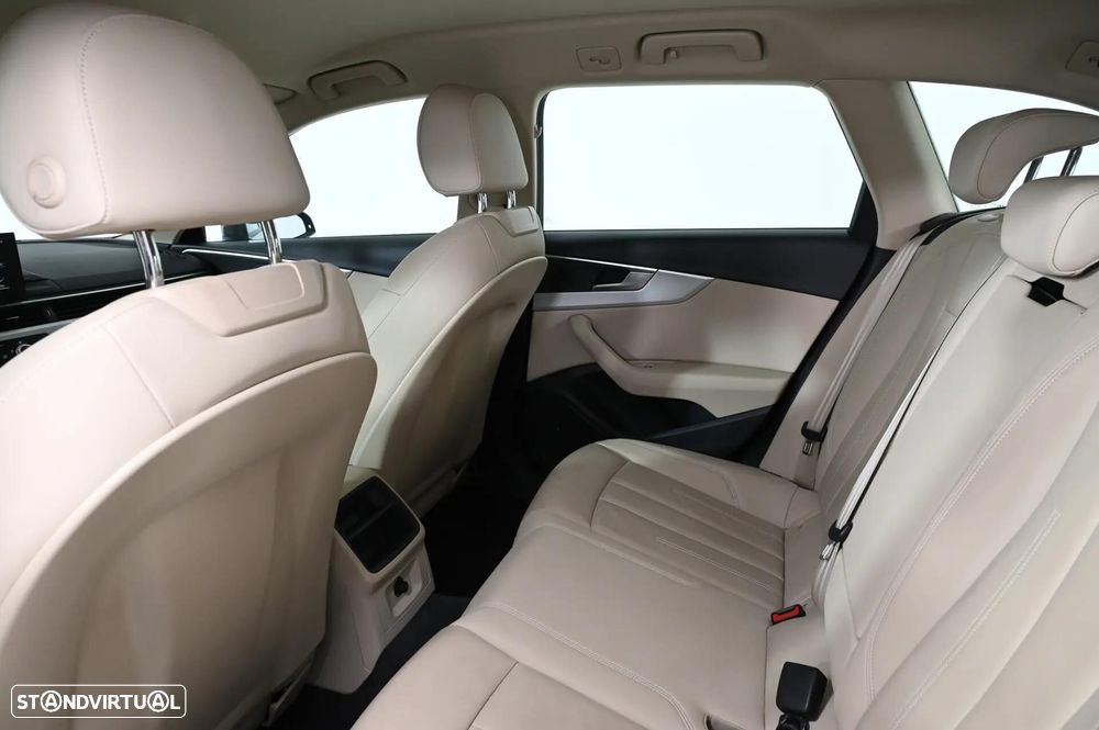 Audi A4 Avant 40 TDI S tronic - 5