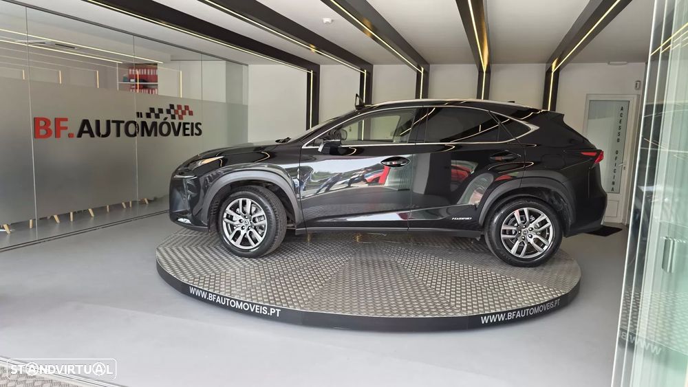 Lexus NX 300h Executive - 15
