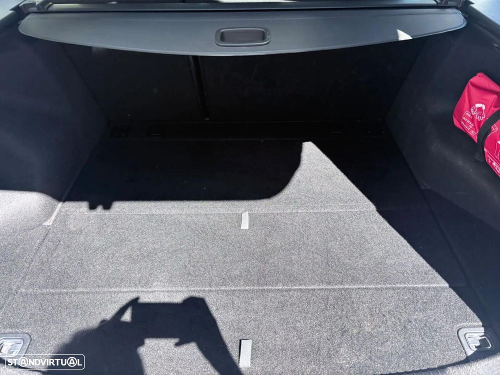 Kia Ceed SW 1.6 CRDi Nav Line - 28