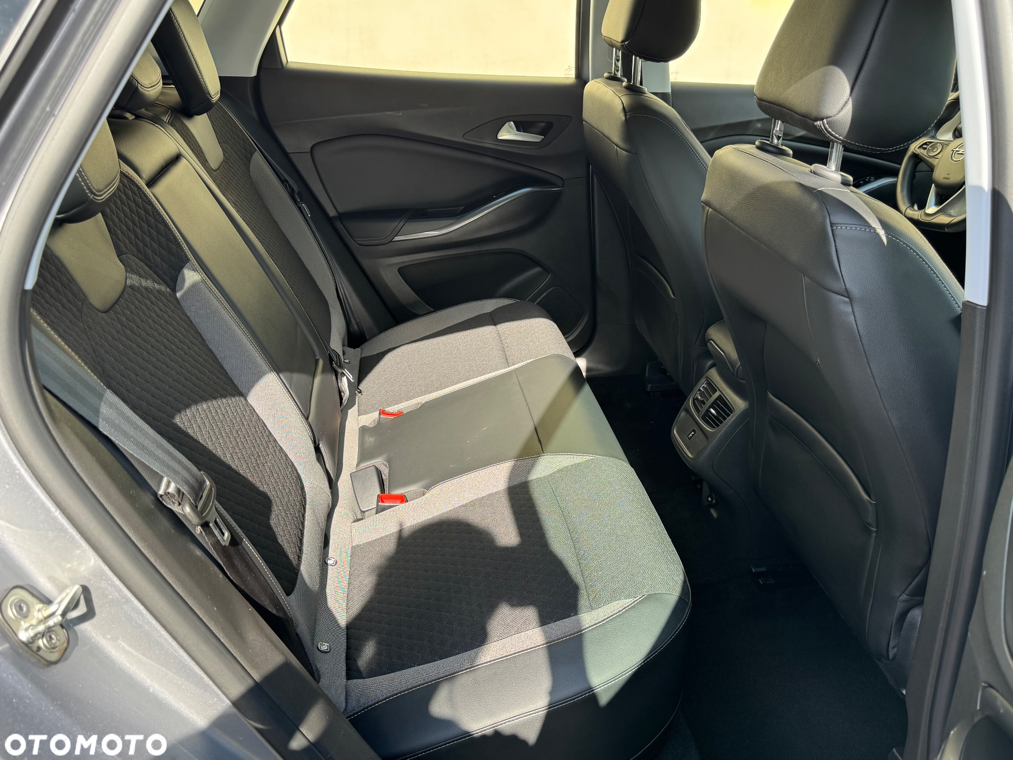 Opel Grandland X Plug-in-Hybrid4 1.6 DI Start/Stop Elegance - 28