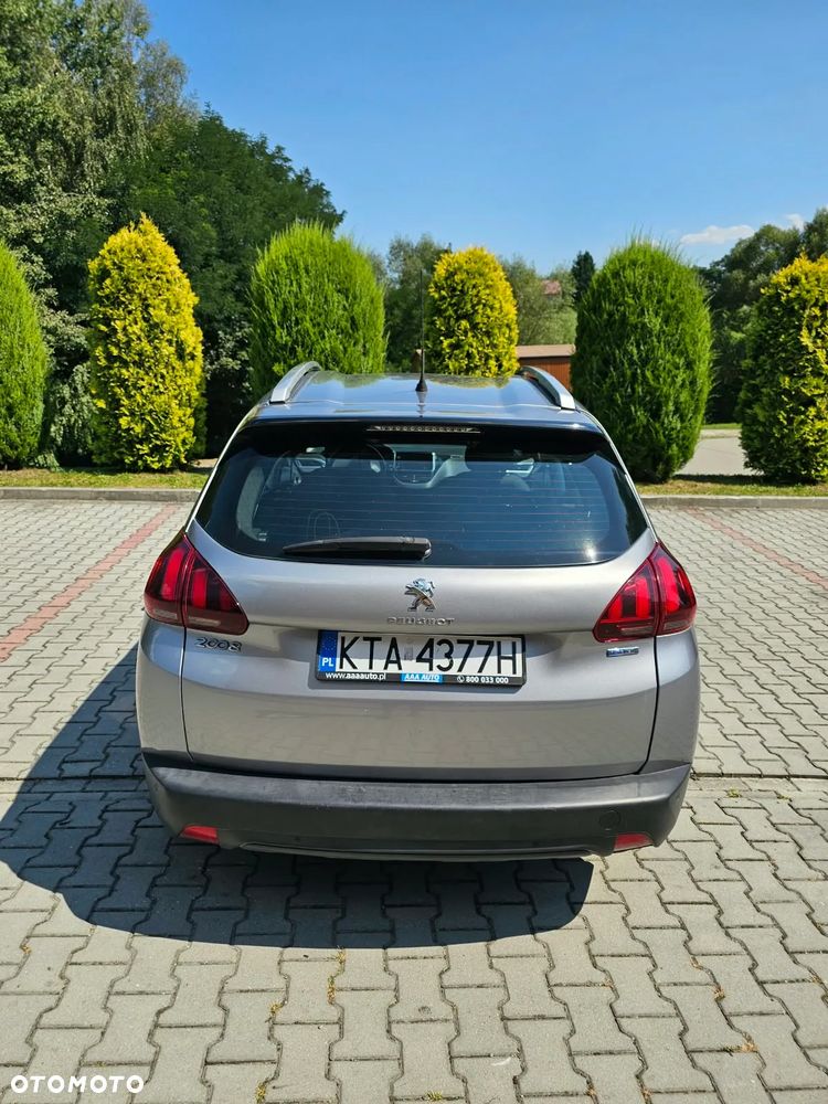 Peugeot 2008 1.2 Pure Tech Active S&S - 11