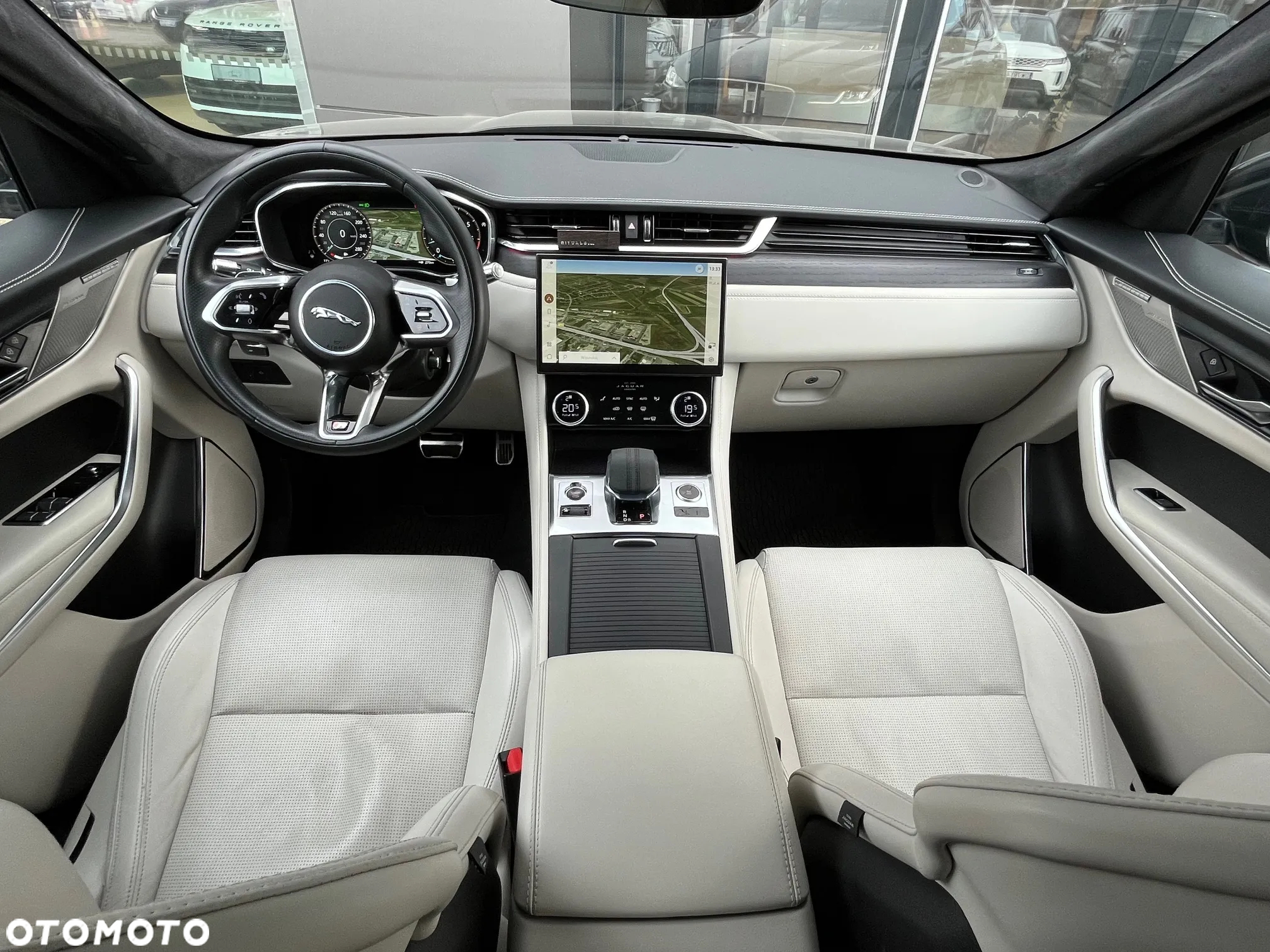 Jaguar F-Pace - 17