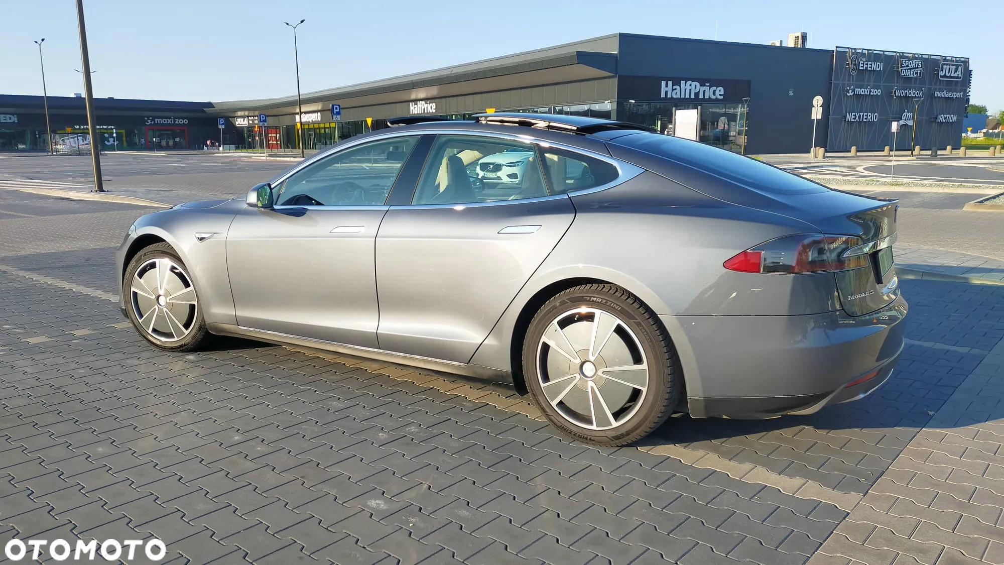 Tesla Model S 85 D - 4