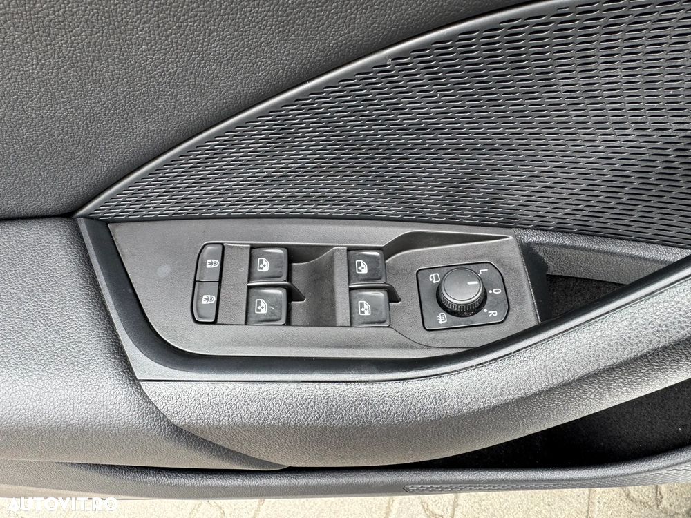 Skoda Octavia 2.0 TDI STYLE DSG - 33
