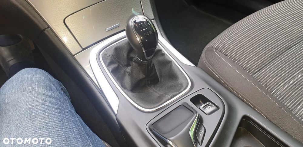 Opel Insignia 1.6 T Cosmo S&S - 9