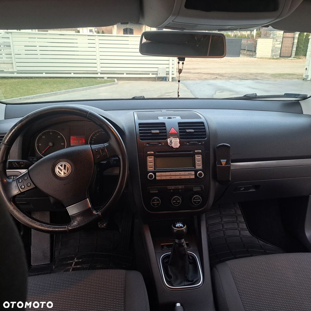 Volkswagen Golf - 10